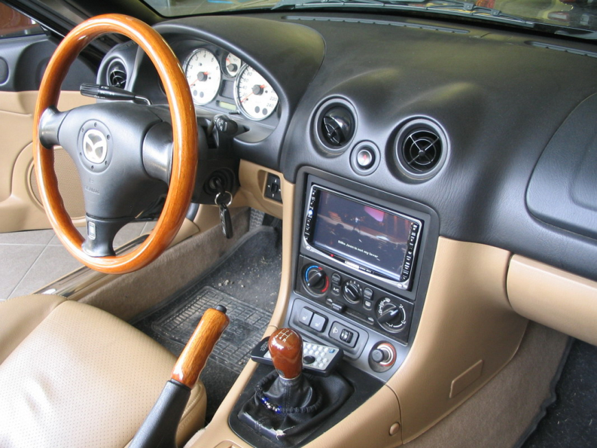Εγκατάσταση οθόνης 2Din Kenwood σε Mazda Miata MX5