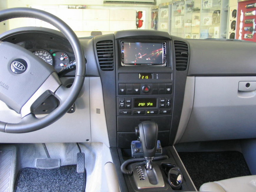 Εγκατάσταση οθόνης 2Din Kenwood και αισθητηρων παρκαρίσματος σε Kia Sorento