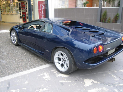 Εγκατάσταση Parking Sensors Blinder & Xenon Lights σε Lamborghini Diablo