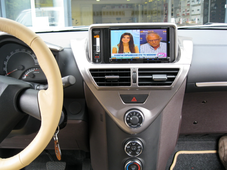 Εγκατάσταση 2Din Kenwood οθόνης σε Toyota IQ