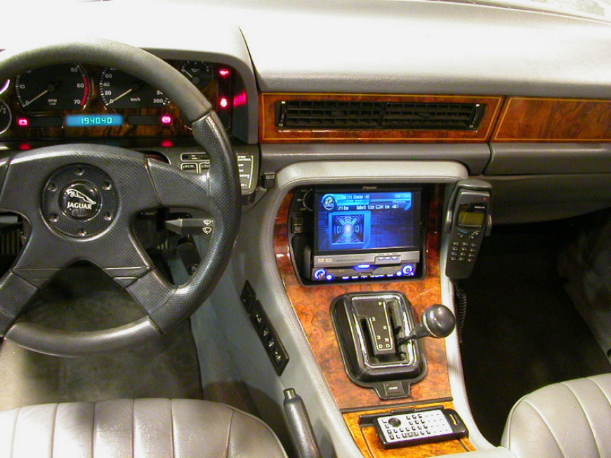 Εγκατάσταση οθόνης 2Din Pioneer σε  Jaguar