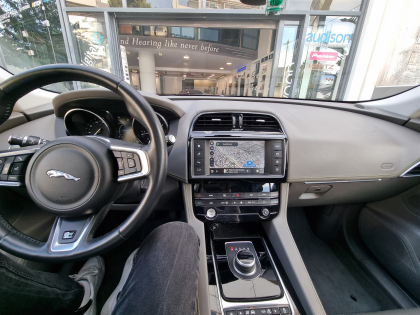 Αναβάθμιση εργοστασιακής οθόνης με Ασύρματο Wireless Apple CarPlay/Android Auto σε Jaguar F-Pace