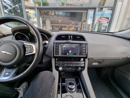 Αναβάθμιση εργοστασιακής οθόνης με Ασύρματο Wireless Apple CarPlay/Android Auto σε Jaguar F-Pace