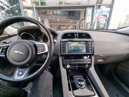 Αναβάθμιση εργοστασιακής οθόνης με Ασύρματο Wireless Apple CarPlay/Android Auto σε Jaguar F-Pace