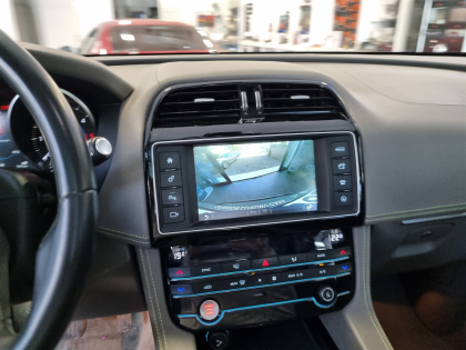 Αναβάθμιση εργοστασιακής οθόνης με Ασύρματο Wireless Apple CarPlay/Android Auto σε Jaguar F-Pace