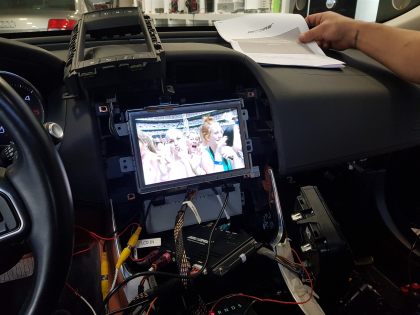 Αναβάθμιση εργοστασιακής οθόνης με Ασύρματο Wireless Apple CarPlay/Android Auto σε Jaguar XE