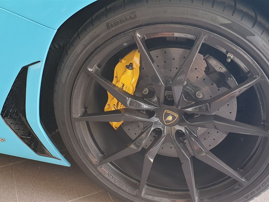 Εγκατάσταση Parking Sensors Blinder σε Lamborghini Aventador