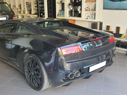 Εγκατάσταση Bluetooth-Audio Streaming & Parking sensors σε Lamborghini Gallardo