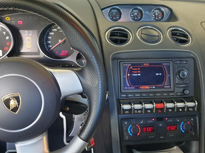 Εγκατάσταση Bluetooth-Audio Streaming & Parking sensors σε Lamborghini Gallardo