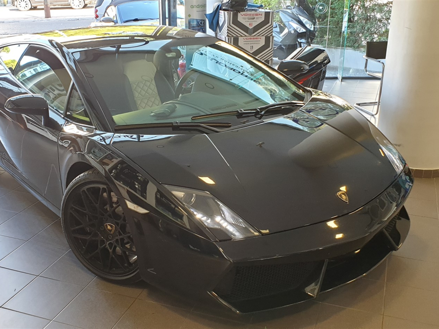 Εγκατάσταση Bluetooth-Audio Streaming & Parking sensors σε Lamborghini Gallardo