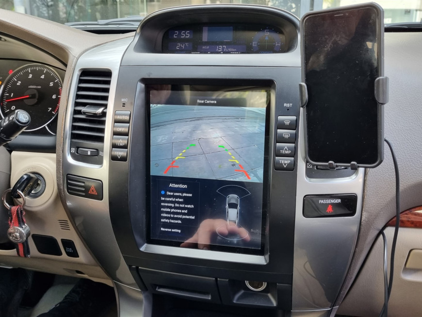Εγκατάσταση οθόνης Tesla Style σε Toyota Land Cruiser J120
