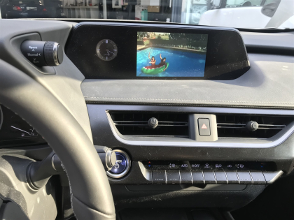 Εγκατάσταση Interface σε εργοστασιακή οθόνη του Lexus UX 250 Hybrid