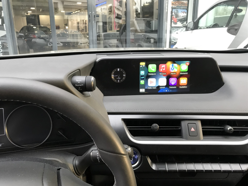 Εγκατάσταση Interface σε εργοστασιακή οθόνη του Lexus UX 250 Hybrid