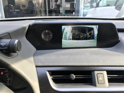 Εγκατάσταση Interface σε εργοστασιακή οθόνη του Lexus UX 250 Hybrid