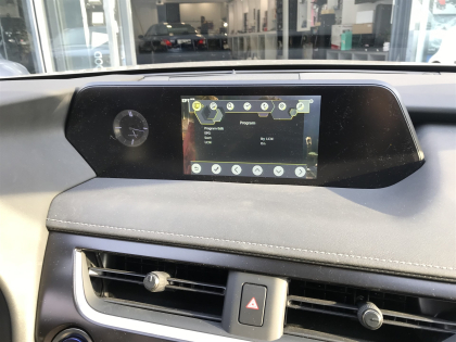 Εγκατάσταση Interface σε εργοστασιακή οθόνη του Lexus UX 250 Hybrid