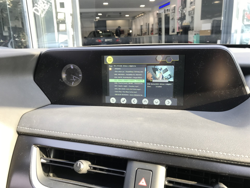 Εγκατάσταση Interface σε εργοστασιακή οθόνη του Lexus UX 250 Hybrid