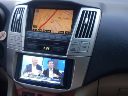 Αντικατάσταση της εργοστασιακής πηγής με οθόνη της Pioneer σε Lexus RX 400