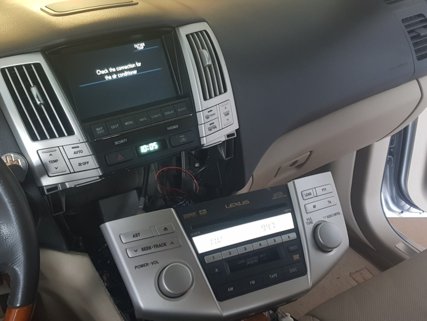 Αντικατάσταση της εργοστασιακής πηγής με οθόνη της Pioneer σε Lexus RX 400