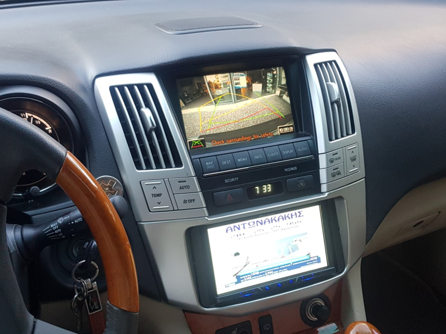 Αντικατάσταση της εργοστασιακής πηγής με οθόνη της Pioneer σε Lexus RX 400