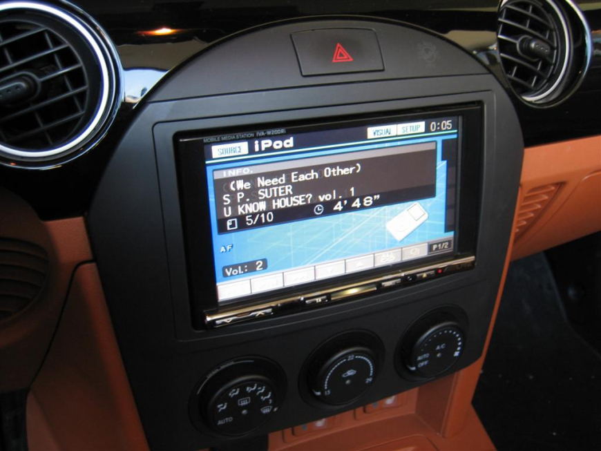 Εγκατάσταση οθόνης 2Din Alpine σε Mazda MX-5 του 2006