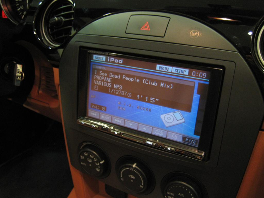 Εγκατάσταση οθόνης 2Din Alpine σε Mazda MX-5 του 2006