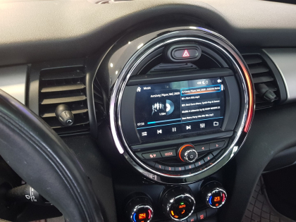 Αναβάθμιση εργοστασιακής οθόνης με Ασύρματο Wireless Apple CarPlay/Android Auto σε Mini Cooper (F56)