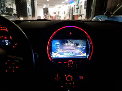 Αντικατάσταση της εργοστασιακής πηγής ήχου με Multimedia Οθόνη της Bizzar σε Mini Cooper One (F56)