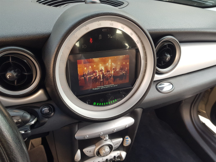 Αναβάθμιση εργοστασιακής οθόνης με Ασύρματο Wireless Apple CarPlay/Android Auto σε Mini Cooper (R56)