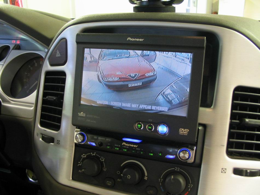 Εγκατάσταση οθόνης 1Din Pioneer και κάμερα οπισθοπορείας σε Mitsubishi Pajero.