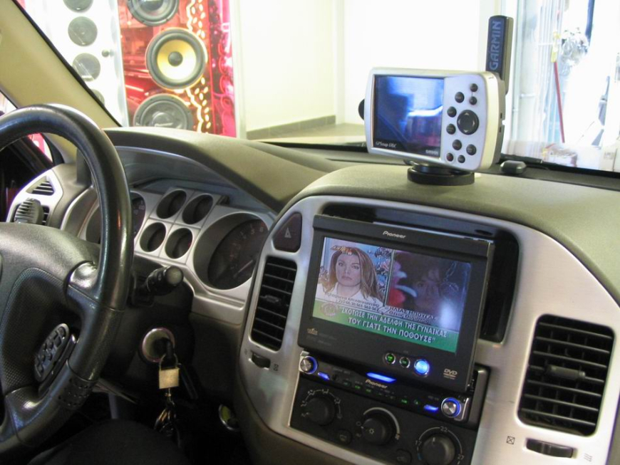 Εγκατάσταση οθόνης 1Din Pioneer και κάμερα οπισθοπορείας σε Mitsubishi Pajero.