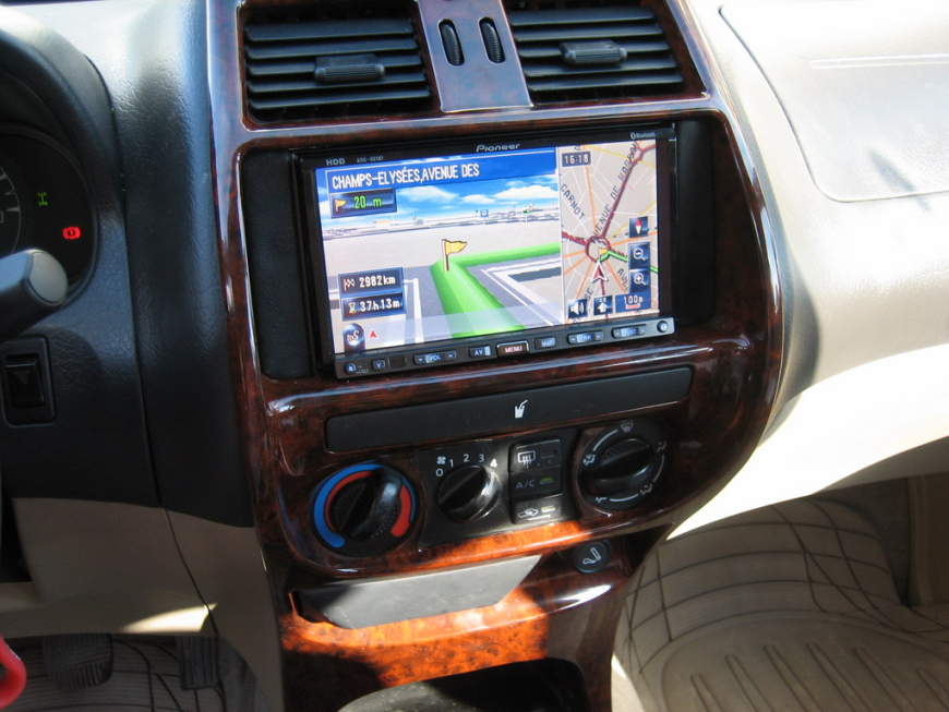 Εγκατάσταση οθόνης 2Din Pioneer σε Nissan Terrano