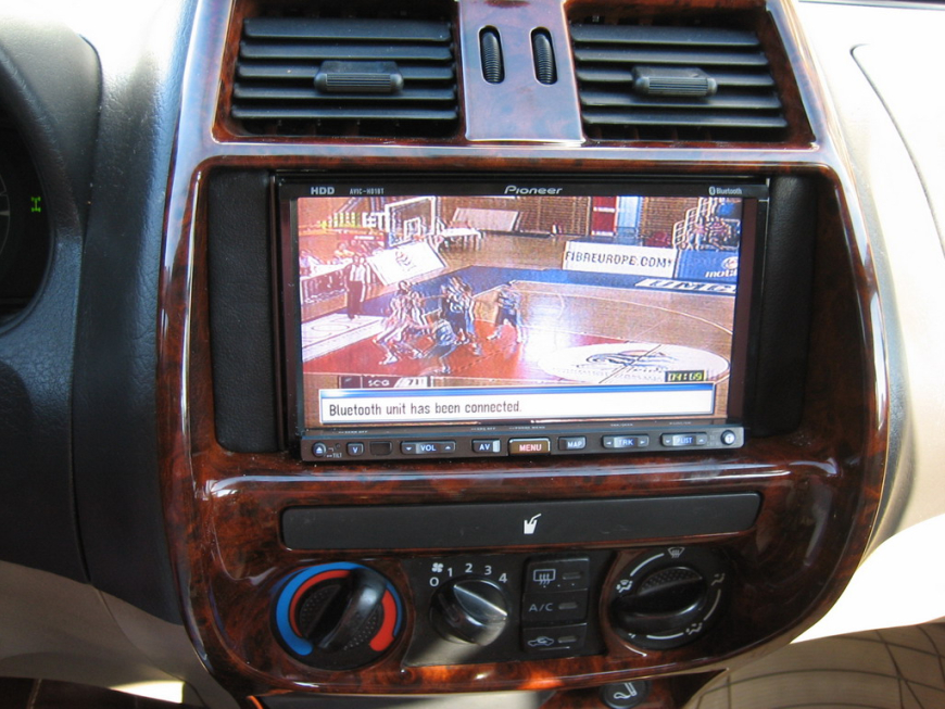 Εγκατάσταση οθόνης 2Din Pioneer σε Nissan Terrano