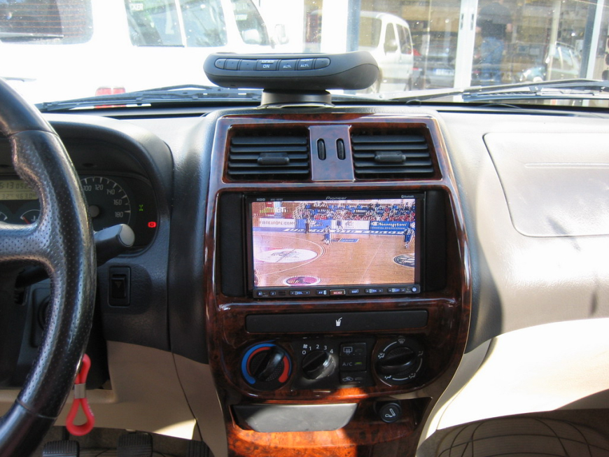 Εγκατάσταση οθόνης 2Din Pioneer σε Nissan Terrano