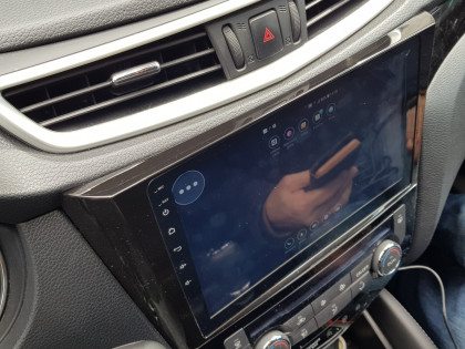 Εγκατάσταση οθόνης της Digital IQ με Wireless Apple Car Play/Android Auto σε Nissan Qashqai