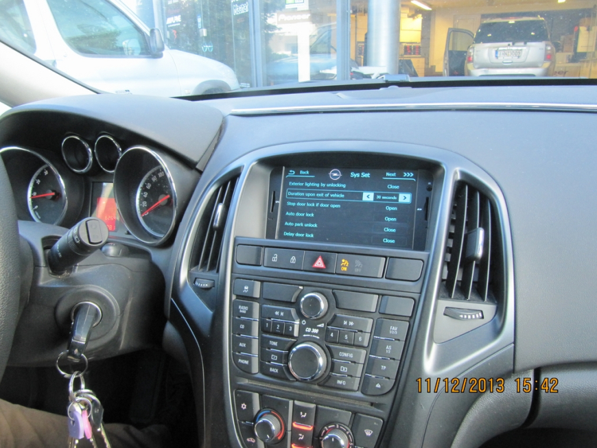 Εγκατάσταση οθόνης LM σε Opel Astra