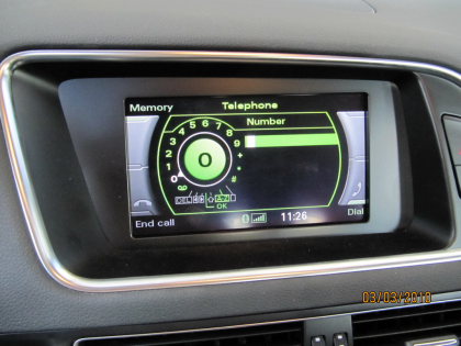 Τοποθέτηση interface στην εργοστασιακή οθόνη του Αudi​​​​​​​ Q5, για την δημιουργία εισόδου εικόνας και ήχου