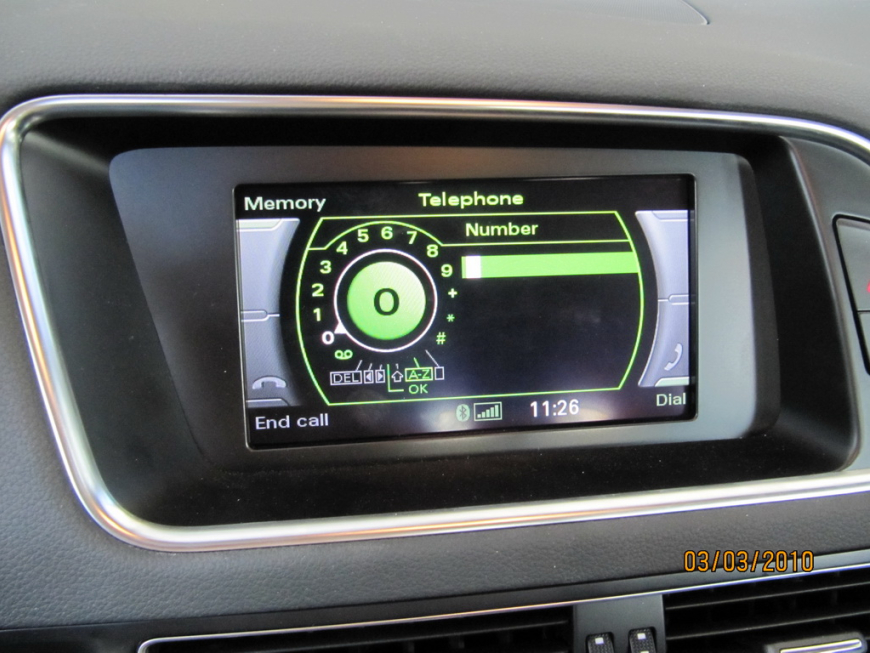 Τοποθέτηση interface στην εργοστασιακή οθόνη του Αudi​​​​​​​ Q5, για την δημιουργία εισόδου εικόνας και ήχου