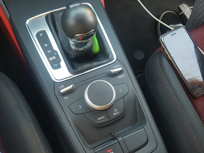 Αναβάθμιση εργοστασιακής οθόνης με Ασύρματο Wireless Apple CarPlay/Android Auto σε Audi Q2 GA