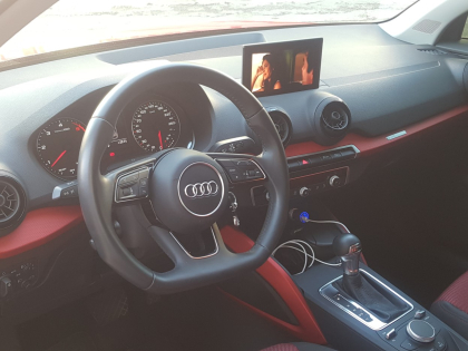 Αναβάθμιση εργοστασιακής οθόνης με Ασύρματο Wireless Apple CarPlay/Android Auto σε Audi Q2 GA