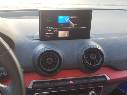 Αναβάθμιση εργοστασιακής οθόνης με Ασύρματο Wireless Apple CarPlay/Android Auto σε Audi Q2 GA