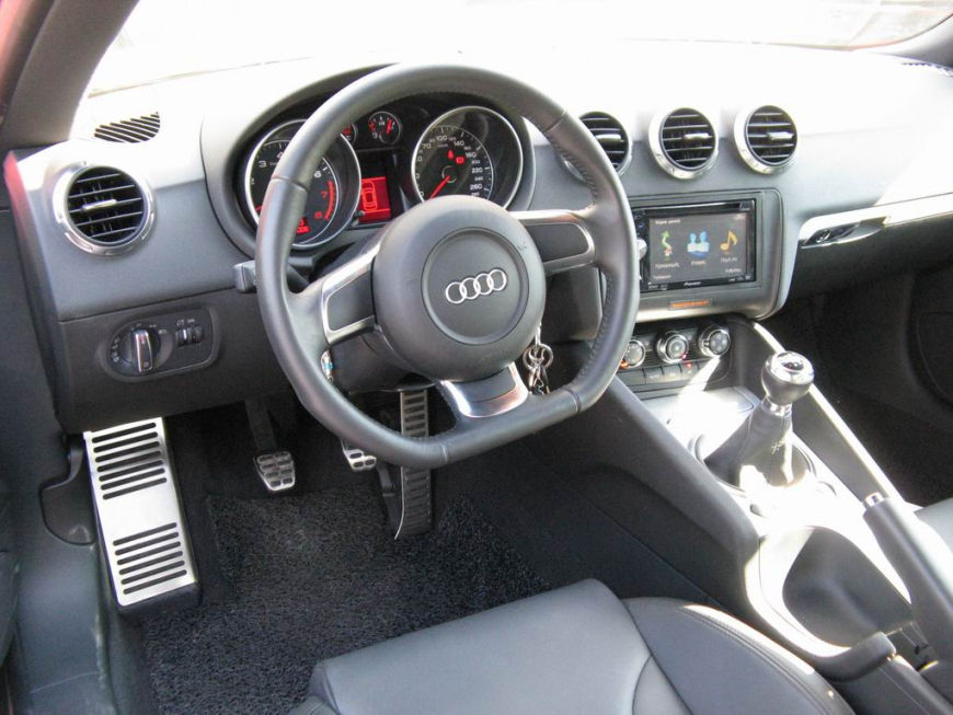 Εγκατάσταση οθόνης 2Din Pioneer σε Audi TT Quatro.