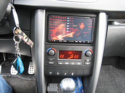 Εγκατάσταση οθόνης 2Din Kenwood σε Peugeot 207 RC