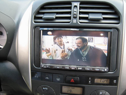 Εγκατάσταση οθόνης 2Din Pioneer σε Toyota Rav-4