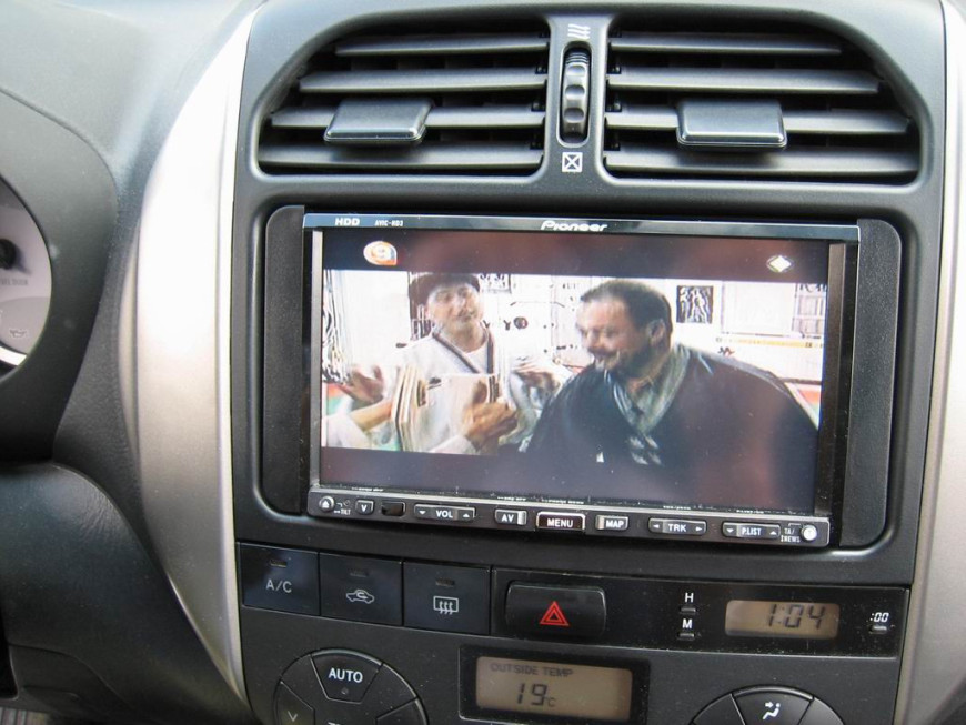 Εγκατάσταση οθόνης 2Din Pioneer σε Toyota Rav-4