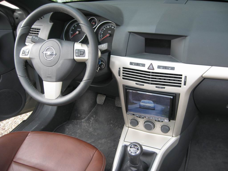 Εγκατάσταση οθόνης 2Din Pioneer σε Opel Astra Cabrio