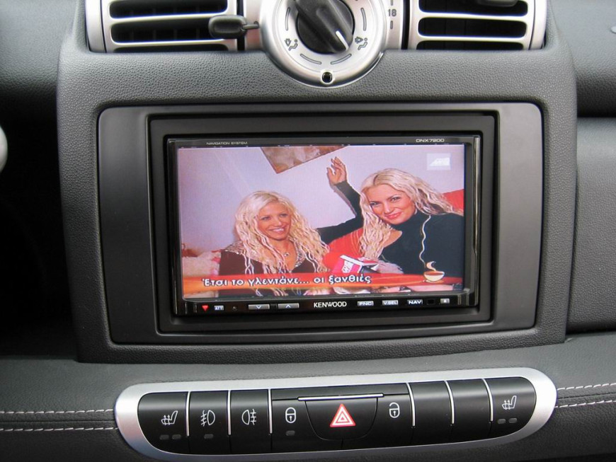 Εγκατάσταση οθόνης 2Din Kenwood σε Smart Brabus