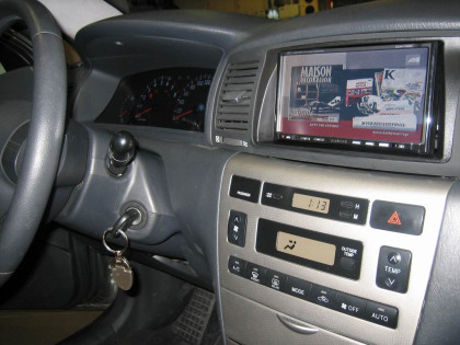 Εγκατάσταση οθόνης 2Din Kenwood σε Toyota Corolla