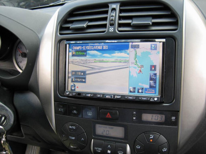 Εγκατάσταση οθόνης 2Din Pioneer σε Toyota Rav-4