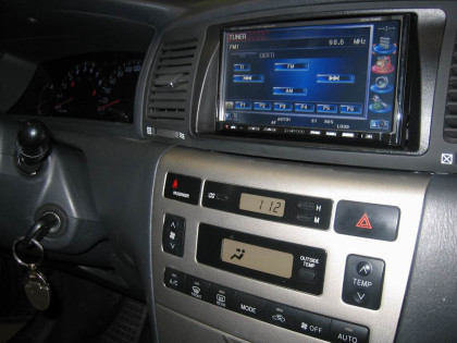Εγκατάσταση οθόνης 2Din Kenwood σε Toyota Corolla