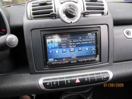 Εγκατάσταση οθόνης 2Din Kenwood και ηχείων Focal σε Smart ForTwo